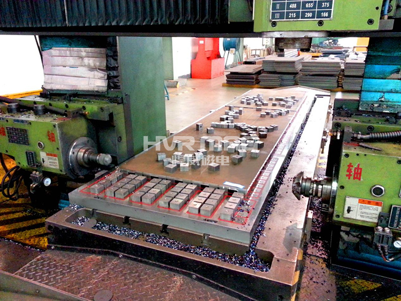 提升機加工精度的神器，悍威cnc電永磁吸盤