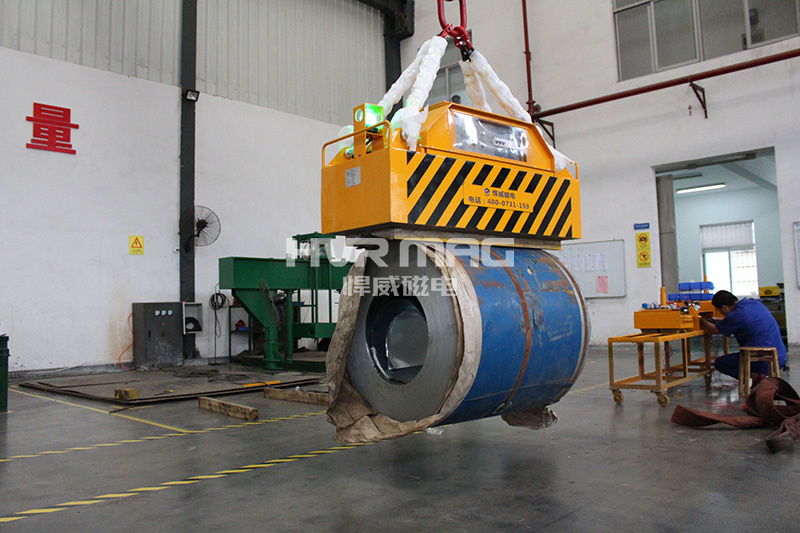 鋼卷吊具如何選擇？電永磁吊具輕松吊裝鋼卷