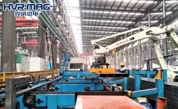 電永磁夾具配合工業機器人搬運成排方管案例